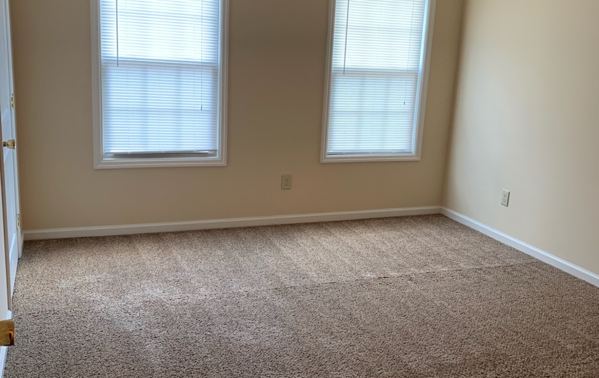 Foxchase Apartments Ty Lane 1 br/1 ba 900sq.ft. Foxglove Managment